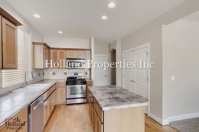 Building Photo - 21569 SW Susan Ln