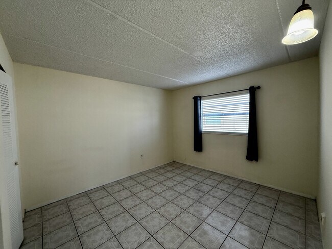 Building Photo - 698 Michigan Ct