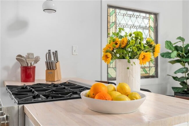 Building Photo - 119 Ashland Dr NE