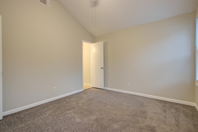 Building Photo - 105 Wadmalaw Cir