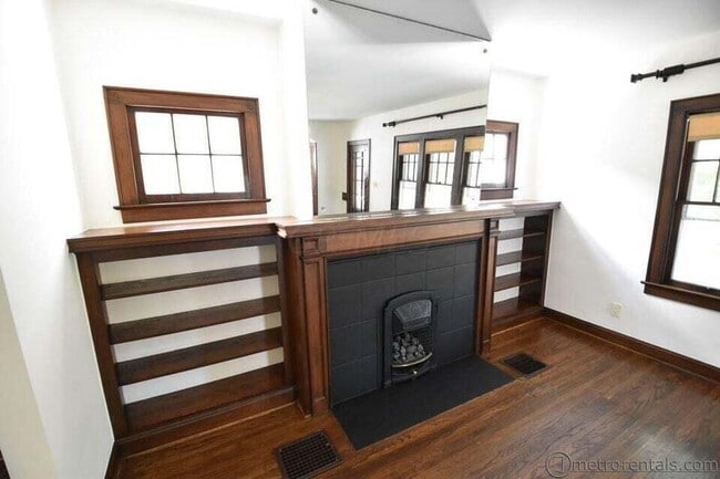 Building Photo - 445 Oakland Park Ave