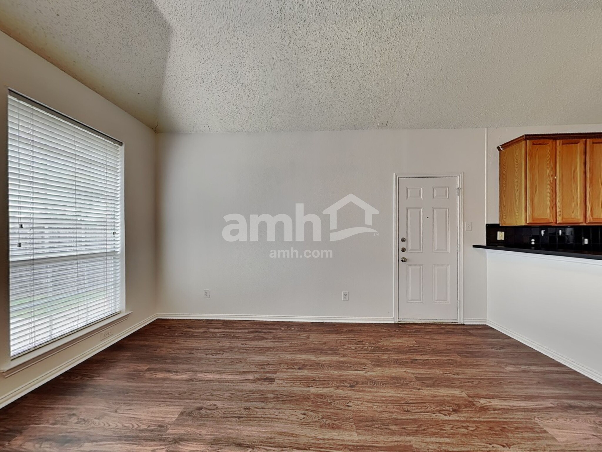 Building Photo - 4504 Highlands Dr