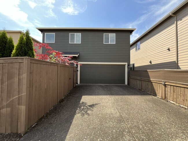 Building Photo - Stunning 4 Bedroom + Loft Bethany Home with Open Layout, Stainless Steel Kitchen, Two Car Garage ...