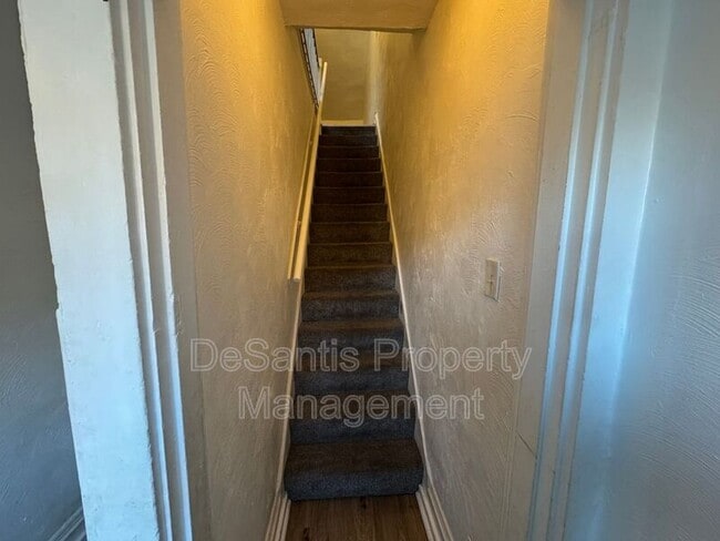 Building Photo - 2903 Stayton St