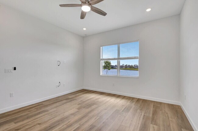 Building Photo - 1104 SE Crosswood Wy