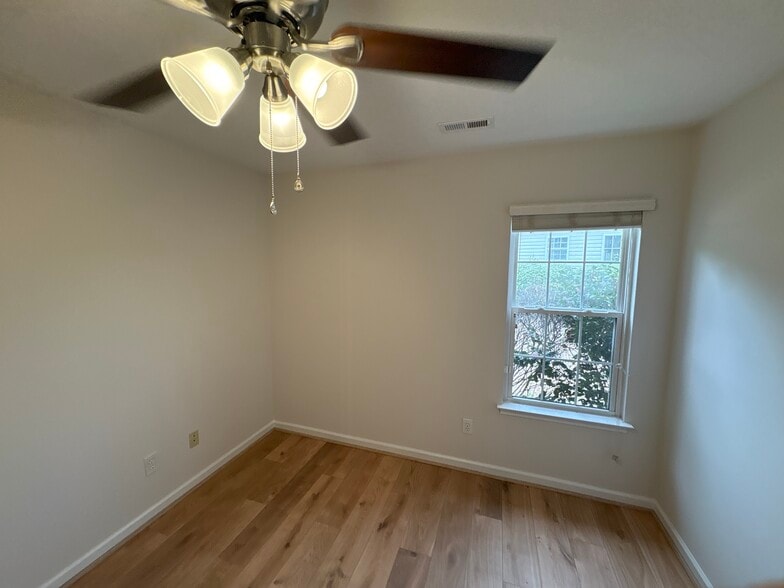 Building Photo - 143 N Belvedere Dr