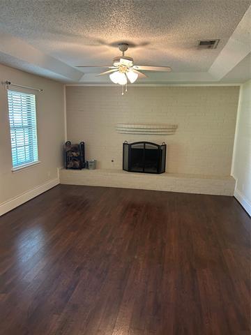 Building Photo - 820 Lake Forest Ct