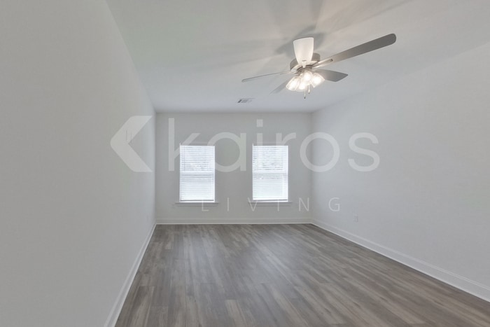 Building Photo - 8008 Hendrick Dr