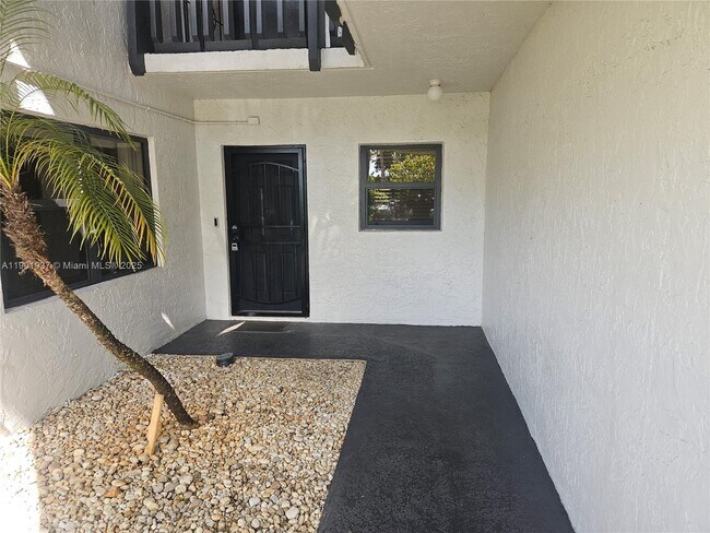 Building Photo - 1021 Mockingbird Ln