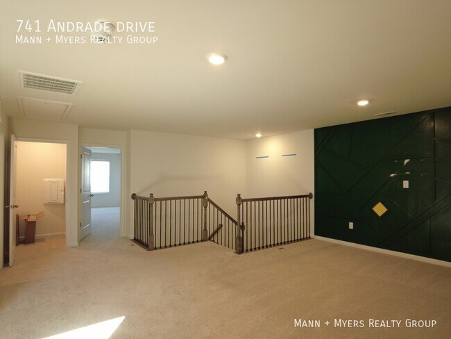 Building Photo - 741 Andrade Dr