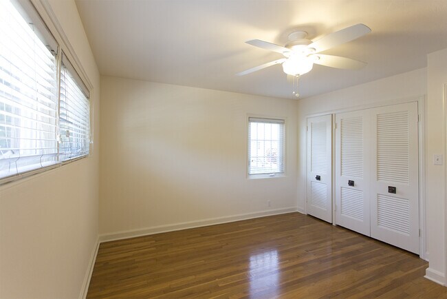 Building Photo - *OPEN HOUSE: 9/13 10-11AM* 2BD/1BA in La J...