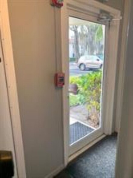 Building Photo - 119 NE 19th Ct