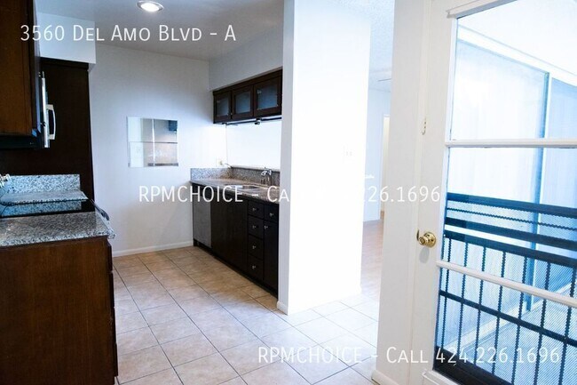 Building Photo - 3560 Del Amo Blvd