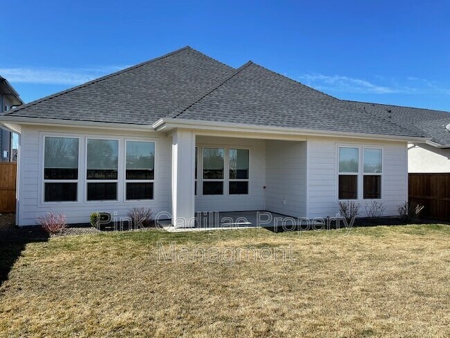 Building Photo - 490 S Steephead Ln