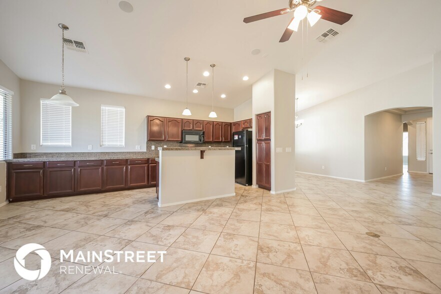 Building Photo - 42716 N 44th Dr