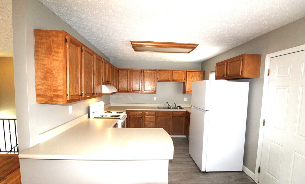 Building Photo - 2928 Landon Dr