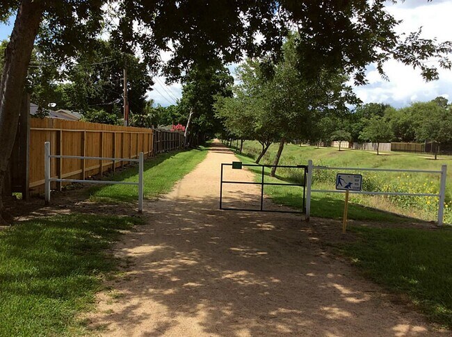 Building Photo - 12214 Whittington Dr