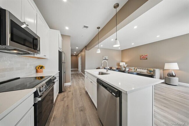 Building Photo - 7 Giada Ln