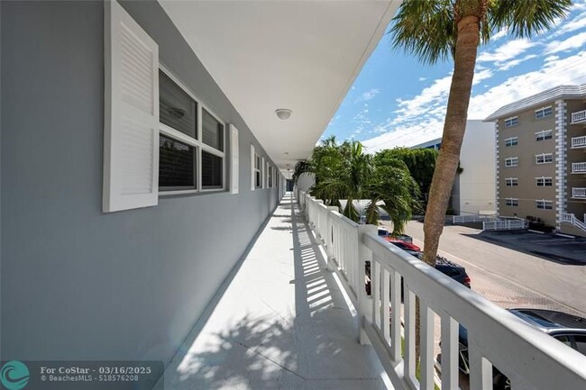 Building Photo - 3101 NE 47th Ct