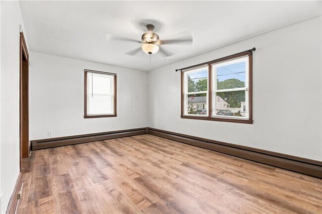 Building Photo - 23 Amory St
