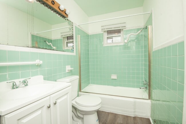 Building Photo - 3051 Dow Dr