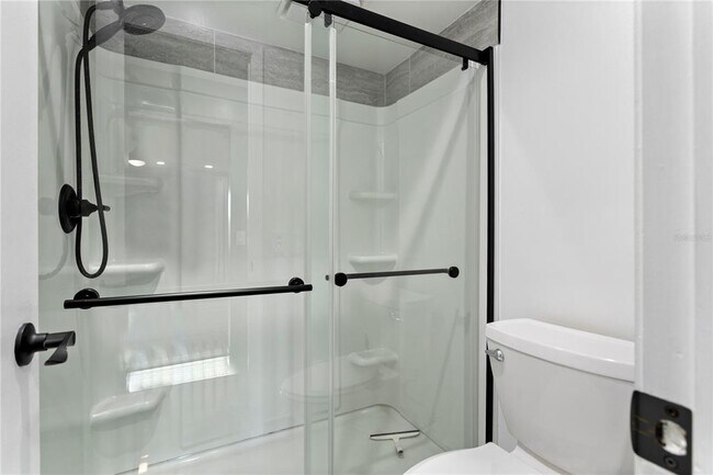 Building Photo - 6062 Willowpointe Cir