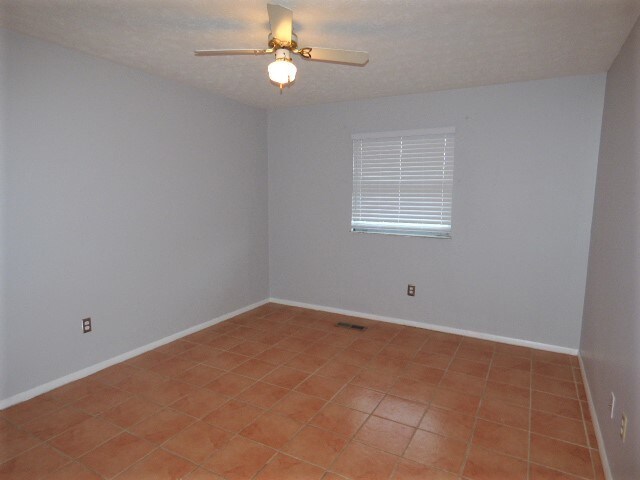 Building Photo - WOODBROOK 1 BR CONDO