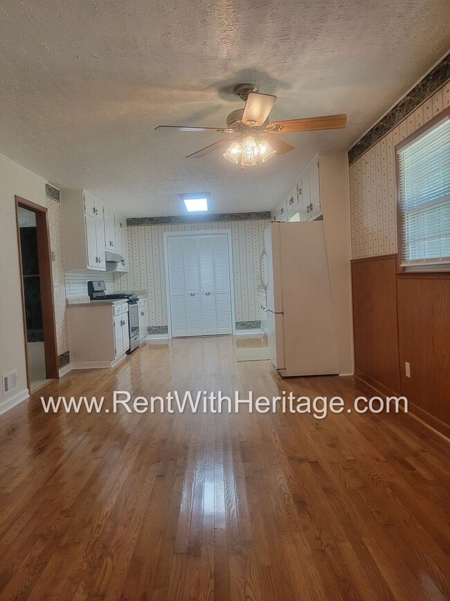 Building Photo - Gorgeous 3bd/2bath Brick Home/ Attention To Detail/ Upgrades Galore/ Great Location