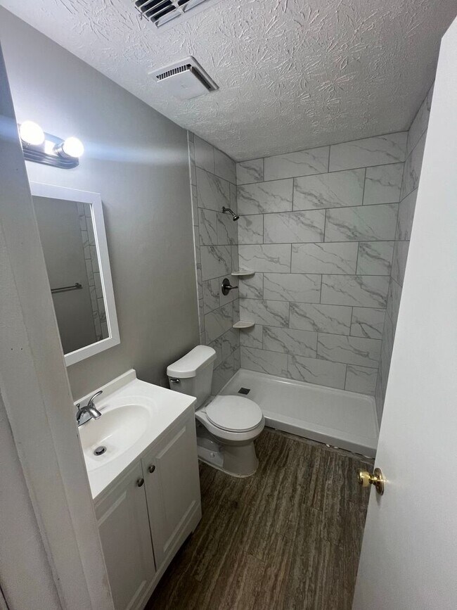 Building Photo - 3028 Dale Ct