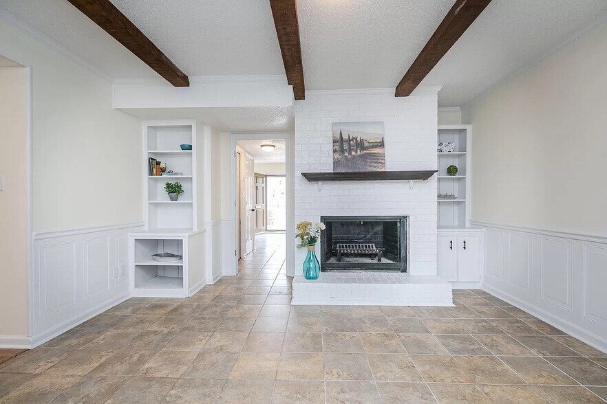 Building Photo - 2926 Arrowhead Dr