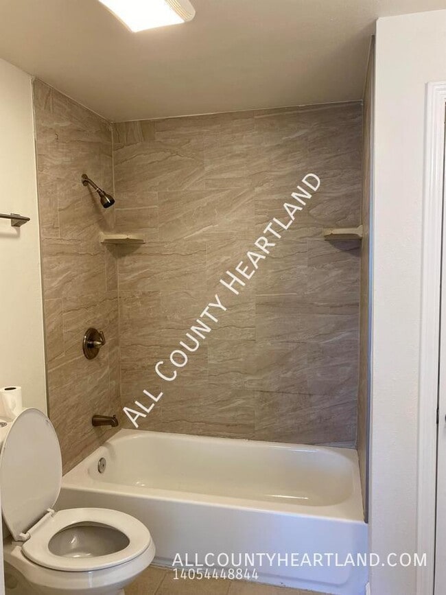 Building Photo - 1401 N Independence Ave