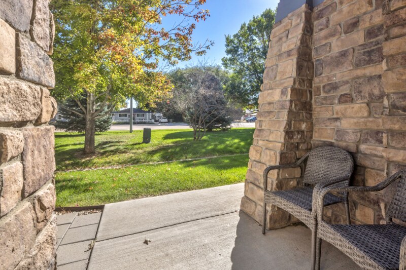 Building Photo - 381 Buffalo Dr