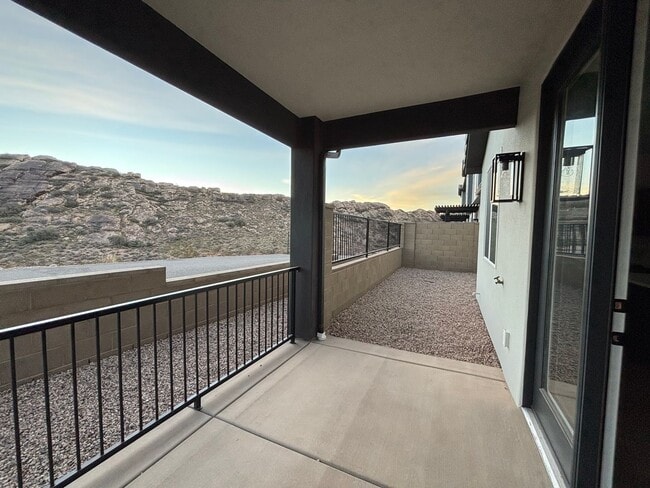 Building Photo - SINGLE LEVEL TOWNHOME FOR RENT!