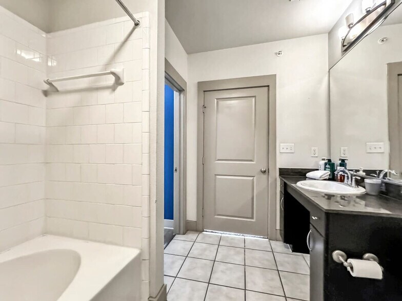 Building Photo - 2901 Indiana St