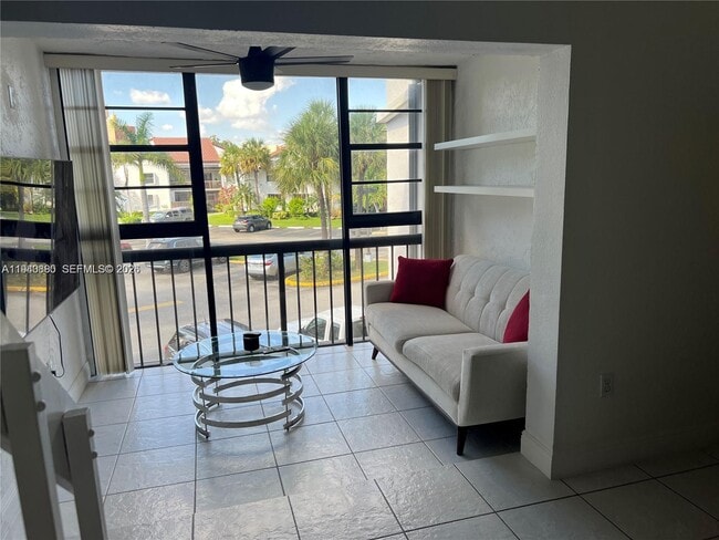 Building Photo - 9403 Fontainebleau Blvd