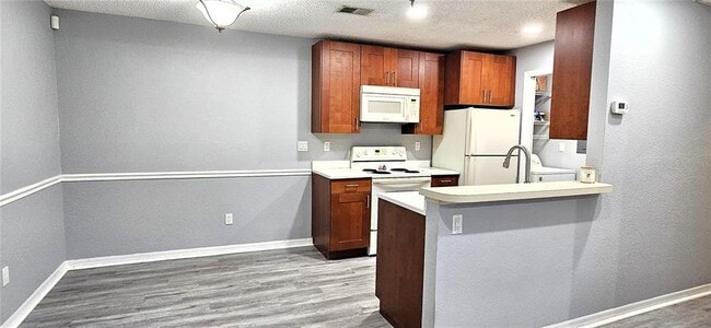 Building Photo - 10263 Gandy Blvd N