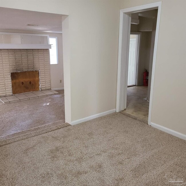 Building Photo - 125 Rue Max St