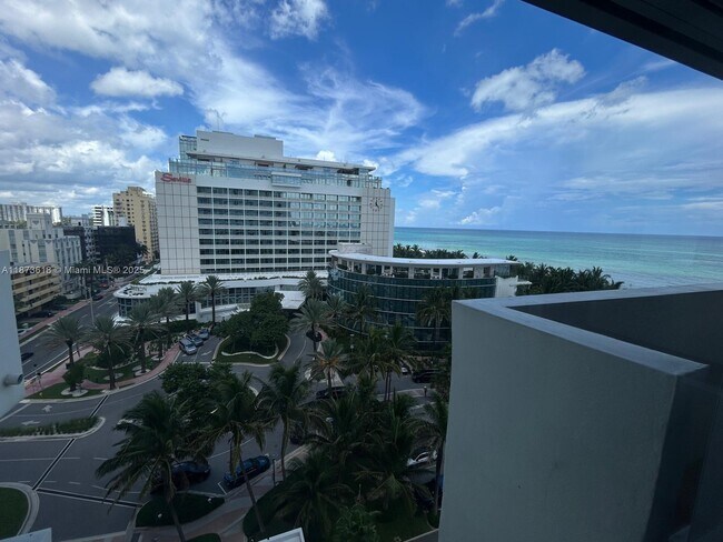 Building Photo - 2899 Collins Ave