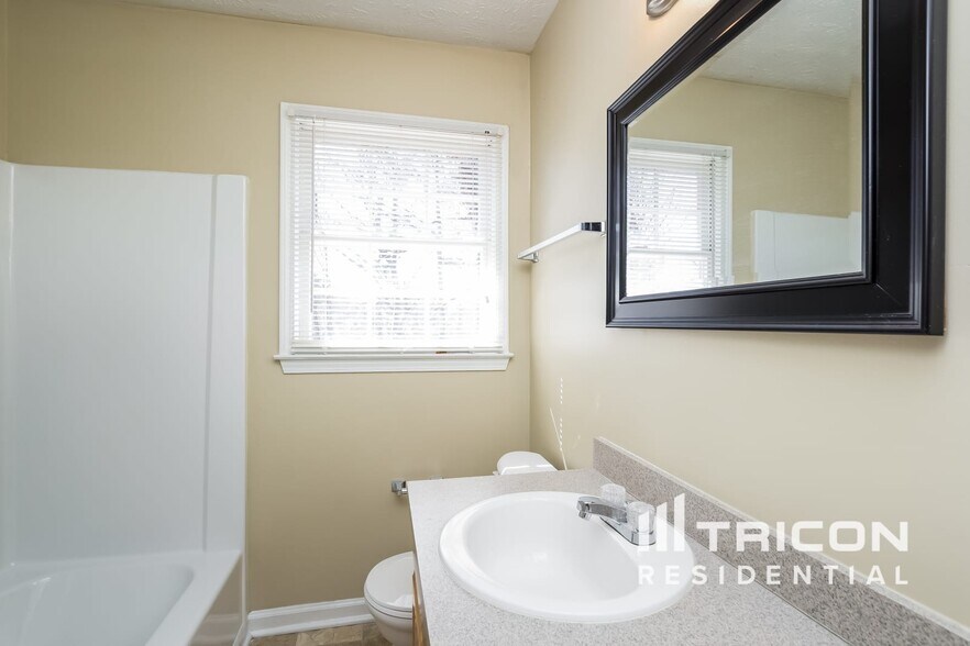 Building Photo - 6471 Chickasaw Dr