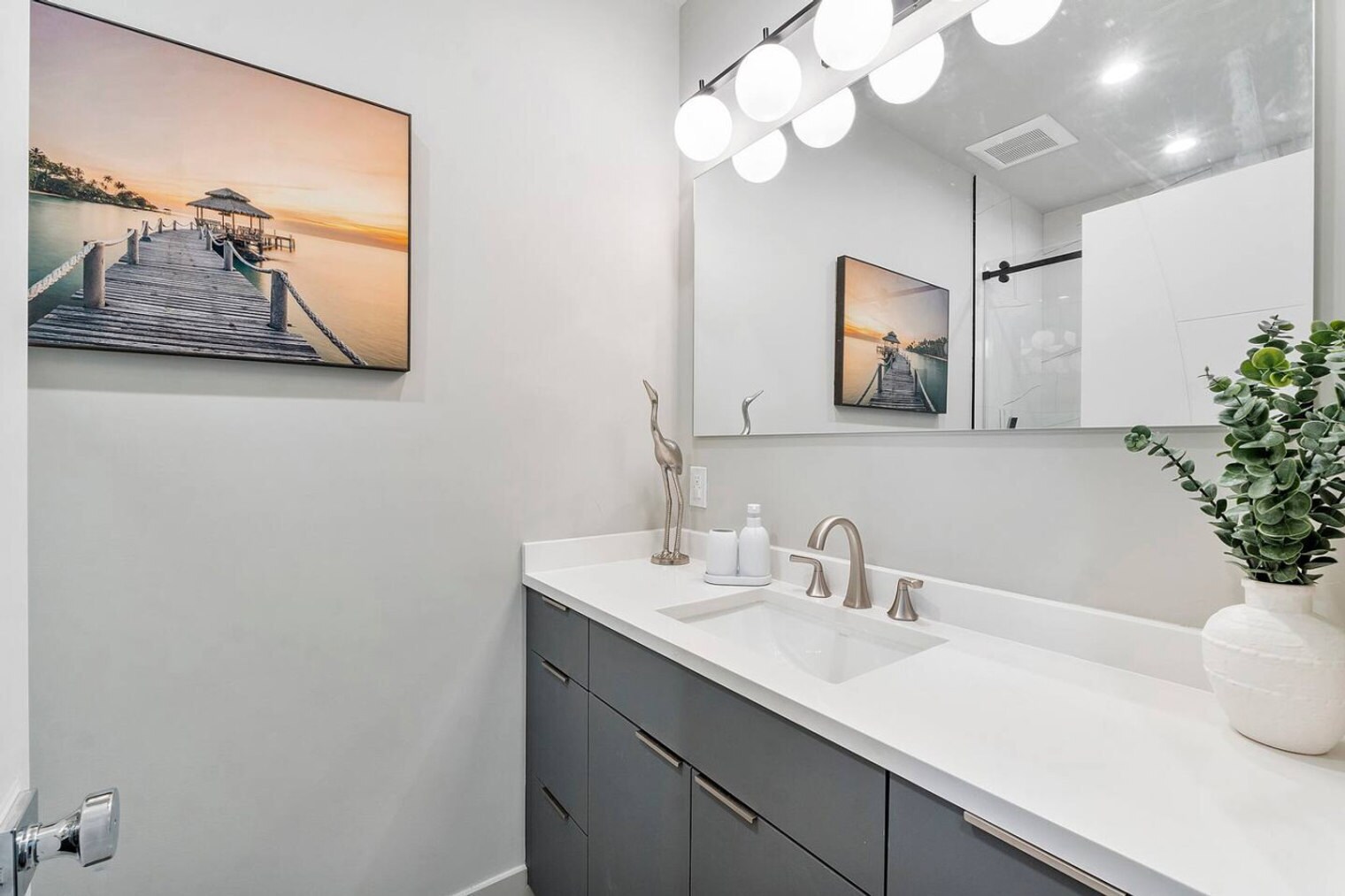 Building Photo - 99 Seaside Ave