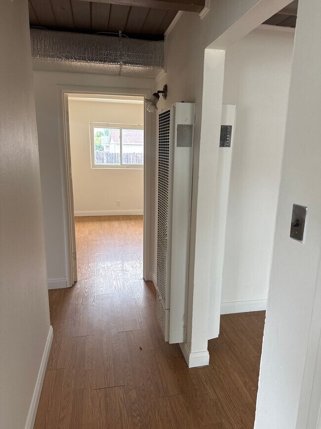 Building Photo - AVAILABLE! OPEN HOUSE SUNDAY 4:30-6:00 PM