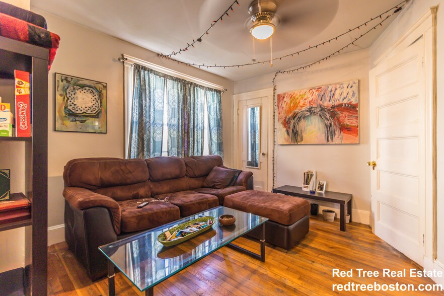 Building Photo - 163 Hillside St