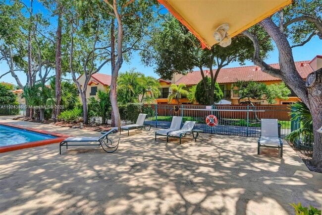 Building Photo - 10167 SW 77th Ct