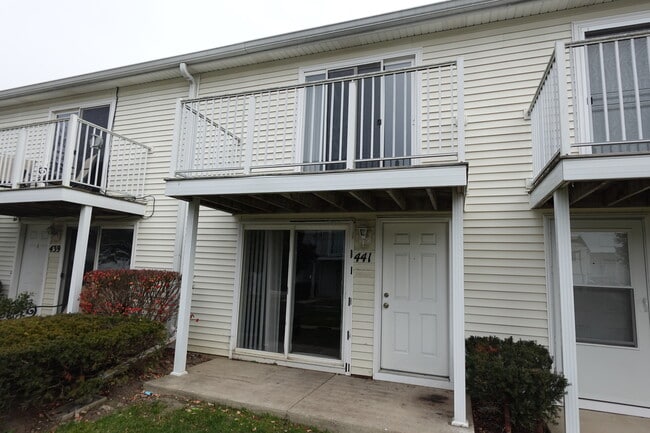 Building Photo - 441 Meadow Green Ln