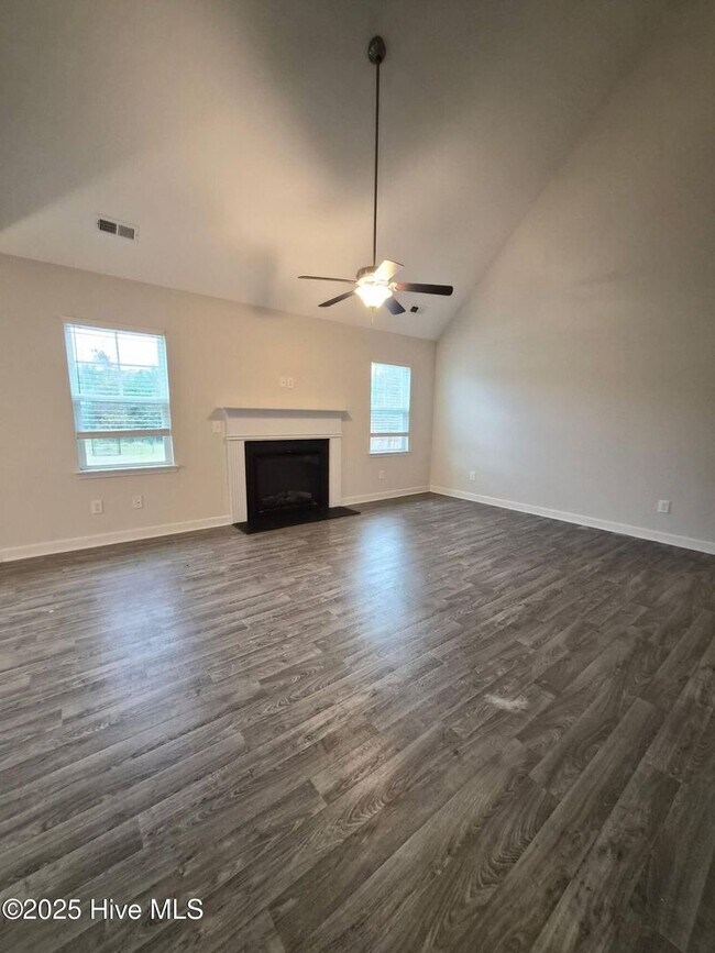 Building Photo - 616 Riggs Rd