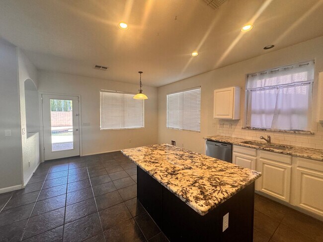 Building Photo - Wigwam Creek home 4 bedrooms with a private pool