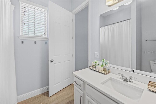 Building Photo - 8746 Crescendo Ave