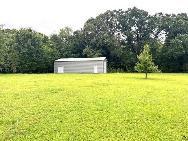 Building Photo - 178 Woodard Rd
