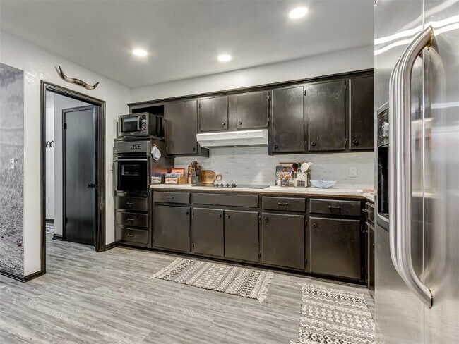 Building Photo - 2140 SE 44th St