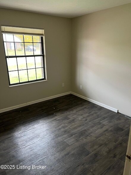 Building Photo - 1705 Cliff Ridge Ct